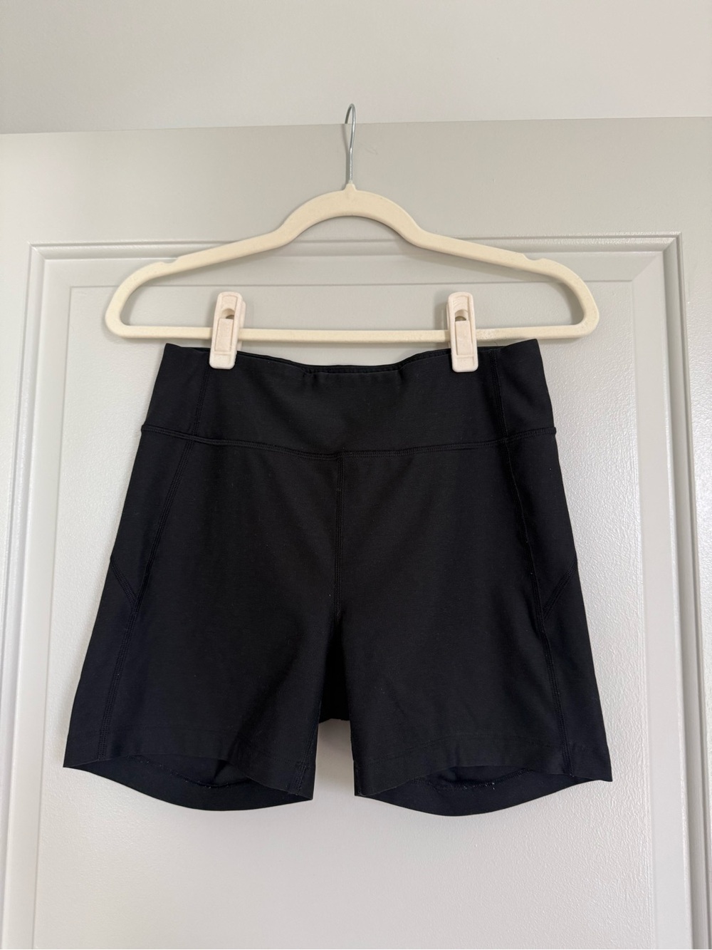 Outdoor Voices Warm Up 5” Short